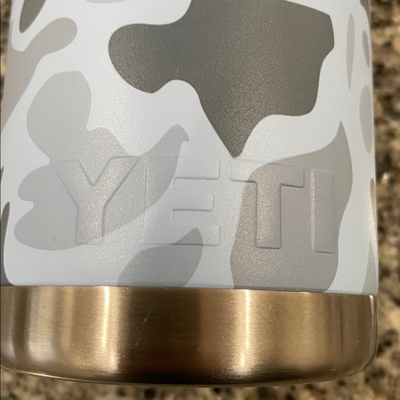 YETI Rambler 36 oz Bottle with Chug Cap - Picture 5 of 9